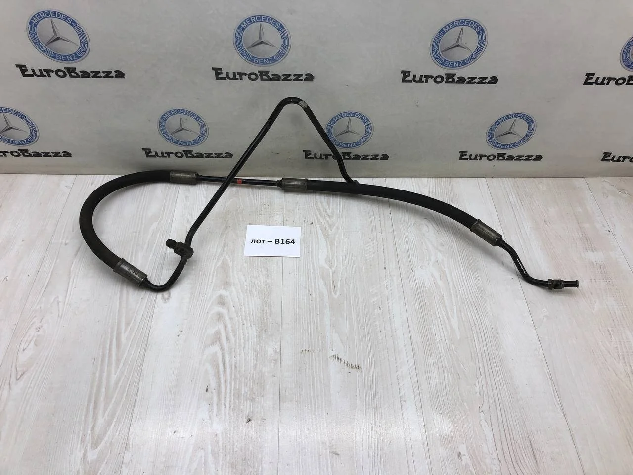 Трубка гидроподвески передняя правая Mercedes W220