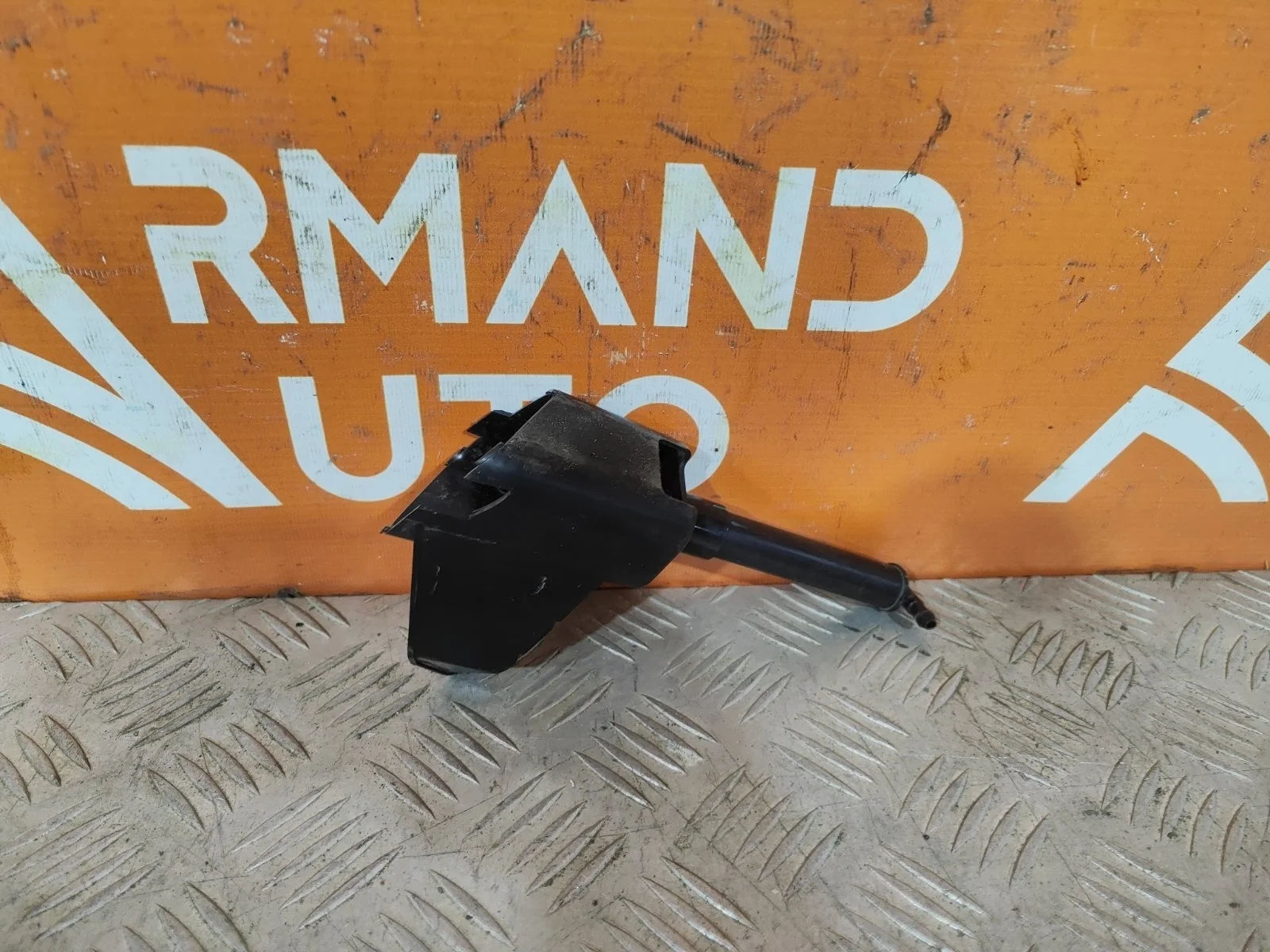 Форсунка фароомывателя Nissan Murano 2014-нв Z52