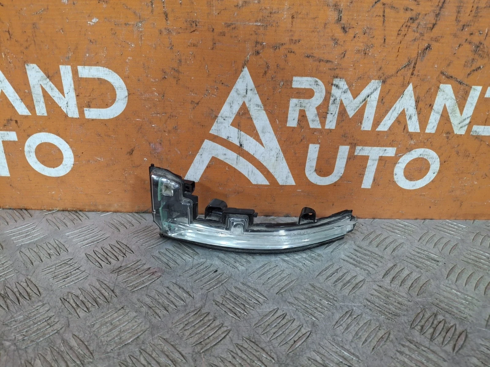 Повторитель поворота на зеркале Land Rover Range Evoque 2011-2015 L538