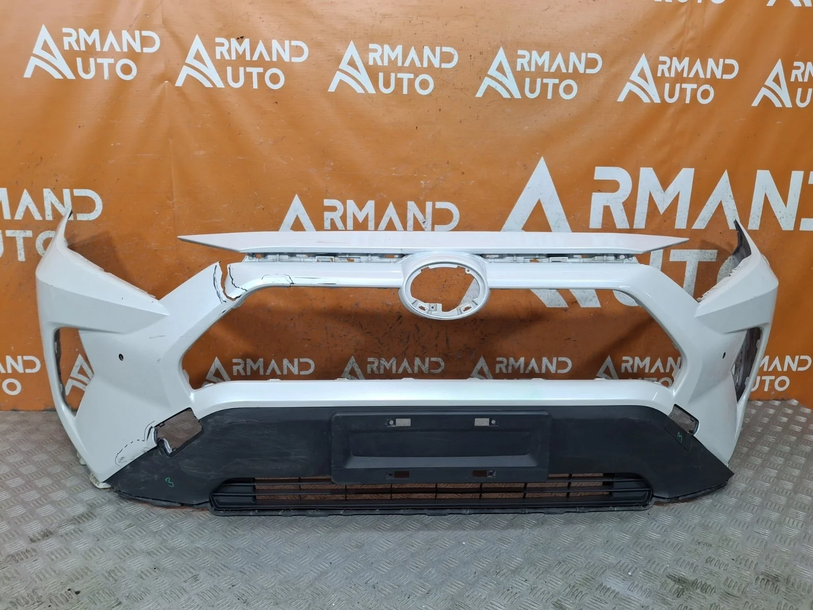 Бампер Toyota RAV4 2018-нв 5 XA50