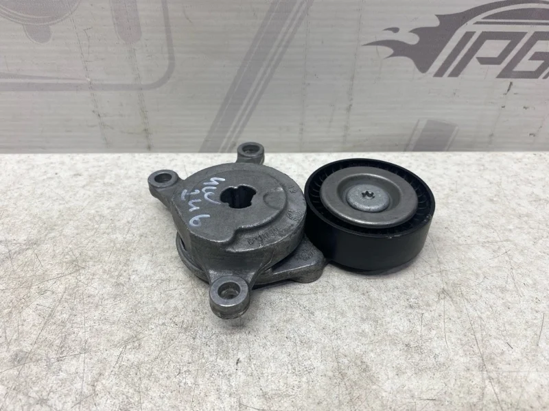 Натяжитель приводного ремня Mercedes-benz 2014 W246