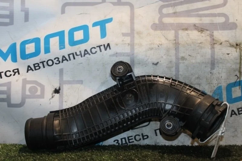 Патрубок интеркулера Audi Passat 1K0145840R BZB