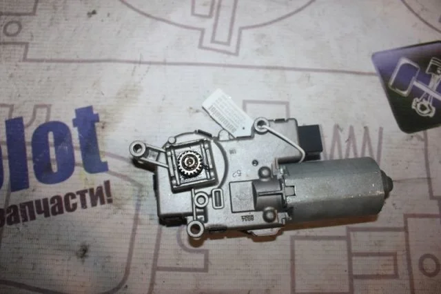 Моторчик люка Bmw 3-Series 67616922652 E90