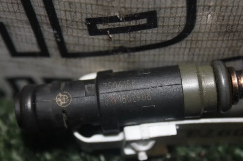 Форсунка топливная Bmw 1-Series 13537506158 E87 N40