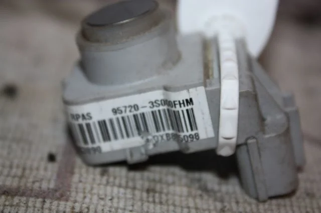 Датчик парковки Hyundai Sonata VI 957203S000 YF