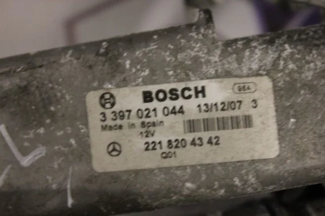 Моторчик стеклоочистителя передний Mercedes-Benz S-Class A2218204342 W221