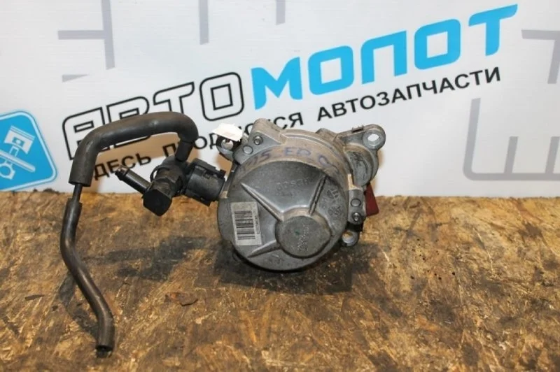Насос вакуумный Renault Koleos 8200796080 HY M9R