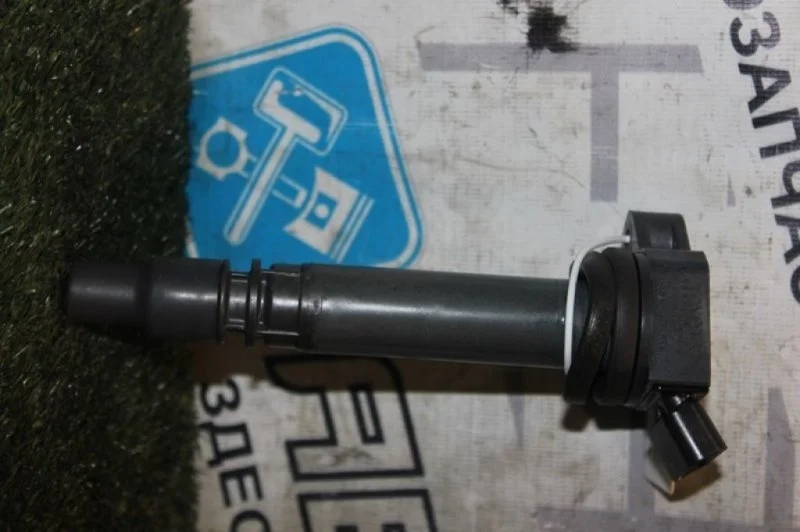 Катушка зажигания Toyota Crown 9091902250 URJ201 3GR