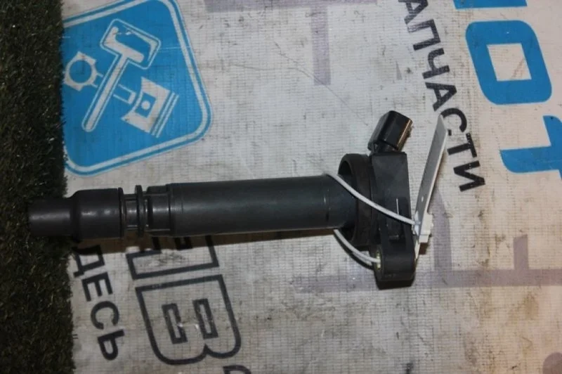 Катушка зажигания Toyota Crown 9091902250 URJ201 3GR