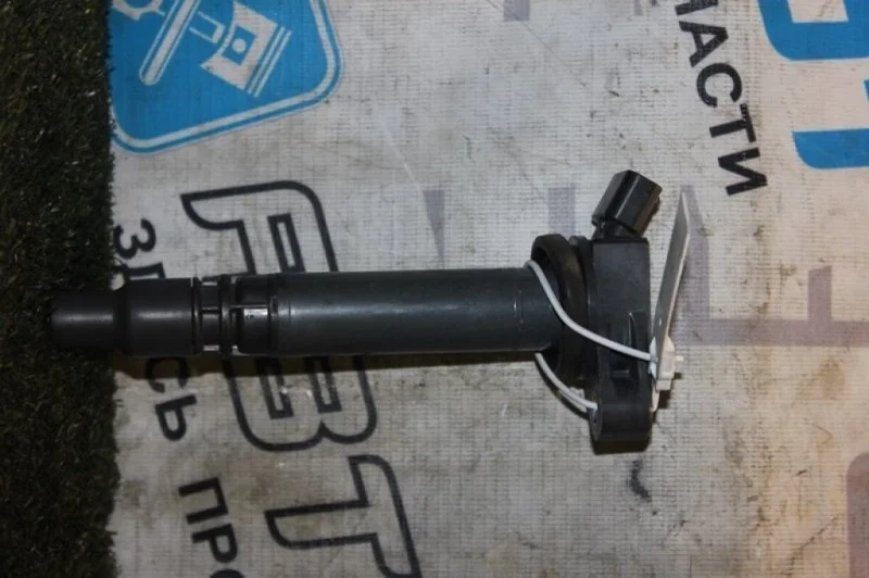 Катушка зажигания Toyota Crown 9091902250 URJ201 3GR