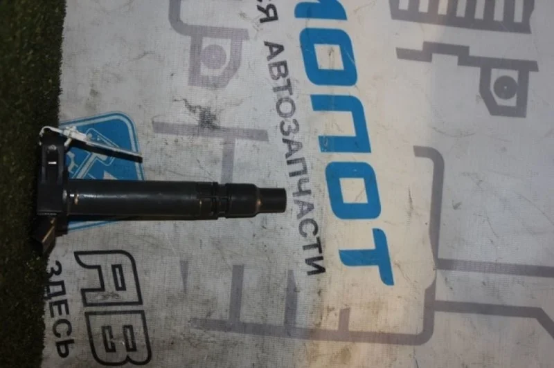 Катушка зажигания Toyota Crown 9091902250 URJ201 3GR