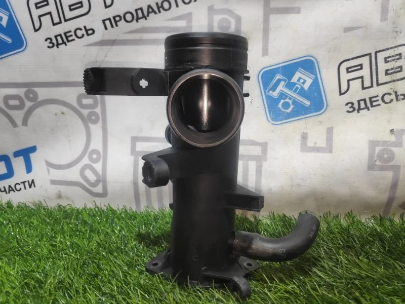 Патрубок дроссельной заслонки Volkswagen 2009 03С129617Е BMY