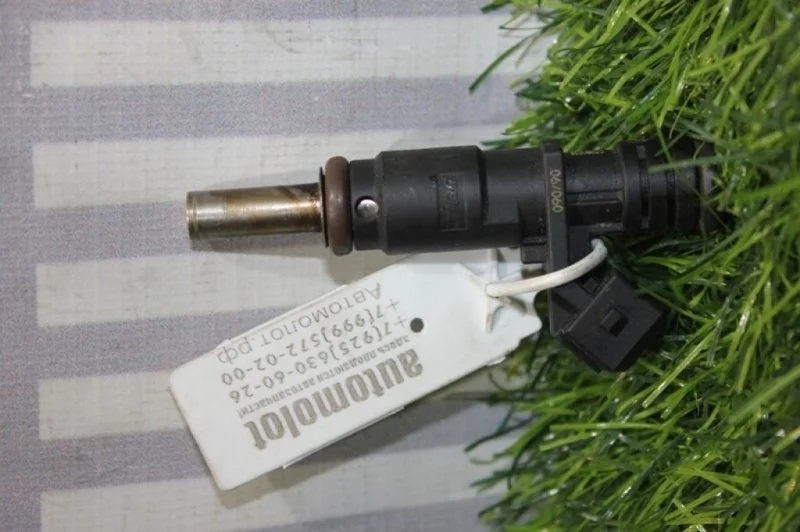 Форсунка топливная Bmw 1-Series 13537531634 E60 E61 E63 E64 E81 E82 E87 E88 E90 E91 E92 E93 E89 N52 N52N N52B30AE