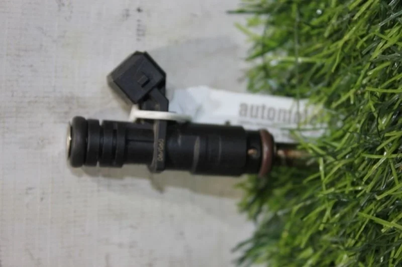 Форсунка топливная Bmw 1-Series 13537531634 E60 E61 E63 E64 E81 E82 E87 E88 E90 E91 E92 E93 E89 N52 N52N N52B30AE