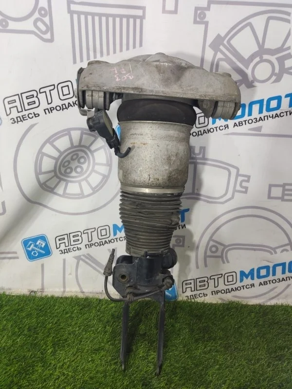 Пневмоамортизатор подвески Audi Q7 2007 7L8616039А 4LB BHK, передний левый