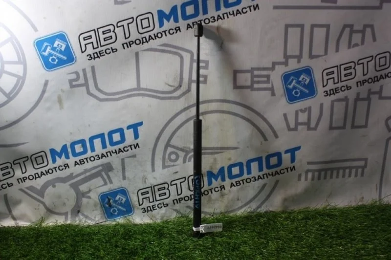 Амортизатор крышки багажника Kia Sorento Ii 811702P000 XM