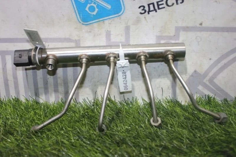 Топливная рампа Bmw 3-Series 13537585411 F10 F11 F30 E84 N20B20A