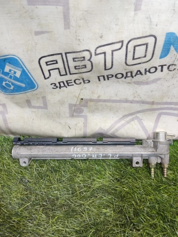 Топливная рампа Volkswagen Bora 036133319AL 1J1 1J5 AZD