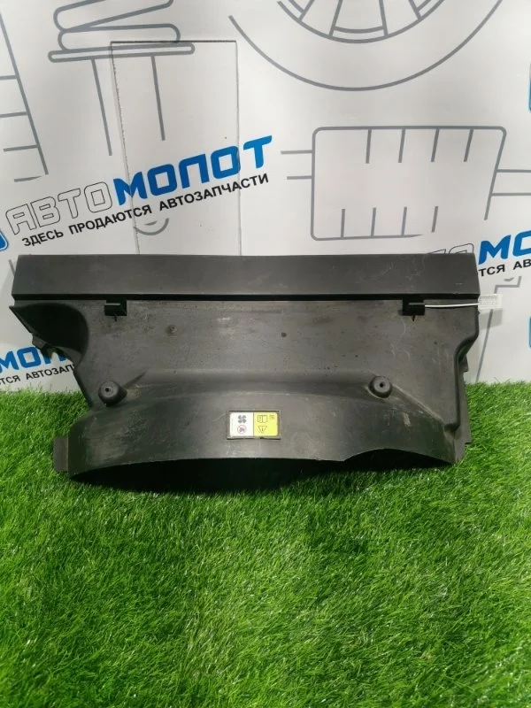 Диффузор радиатора Land Rover Discovery 3 PGK500220 AJ41