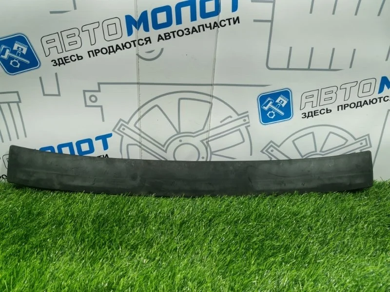 Накладка на бампер Audi A4 A5 8T0807217A 8K2