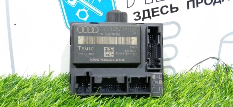 Блок управления дверьми Audi Q7 4L0959793B 4LB, передний левый