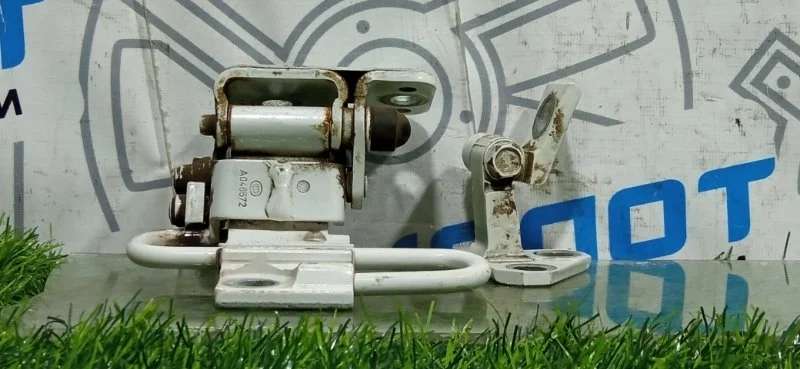 Петли дверные Volkswagen Passat 2013 3C8833412B B7 CDAB, задние правые