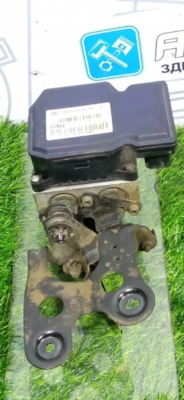 Блок ABS Volkswagen Passat 2013 3AA614109AP B7 CDAB