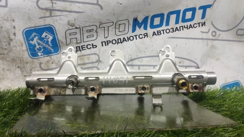 Топливная рампа Audi Skoda Seat Volkswagen A1 A3 Altea Ibiza Leon Toledo Fabia Roomster Scout Yeti Beetle Jetta 6 Caddy Golf Polo 06J133317AB CBZ CBZA CBZB CBZC CYVD