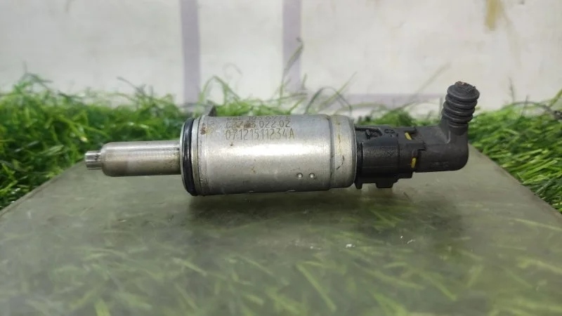 Клапан электромагнитный Audi A4 4 A6 3 06E103697E 4F2 4F5 C6 8K2 8K5 B8 BDX