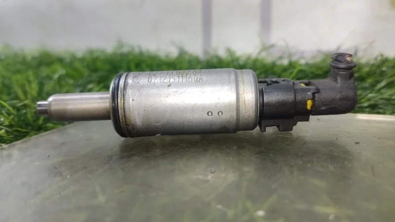 Клапан электромагнитный Audi A4 4 A6 3 06E103697E 4F2 4F5 C6 8K2 8K5 B8 BDX