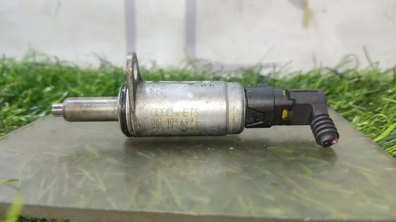 Клапан электромагнитный Audi A4 4 A6 3 06E103697E 4F2 4F5 C6 8K2 8K5 B8 BDX