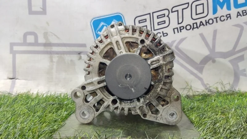 Генератор Volkswagen Golf Jetta Touran 03C903023G BLG