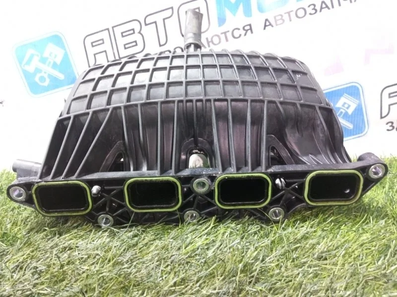 Коллектор впускной Volkswagen Golf Jetta Touran 03C129711Q BLG