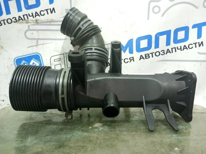 Патрубок впускной системы Audi Volkswagen A1 Q3 Golf Eos Jetta Touran Scirocco Tiguan Sharan Polo 03C129617H CAV CAVD