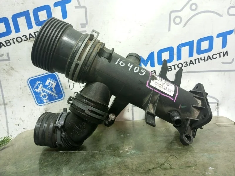 Патрубок воздушного фильтра Volkswagen Golf Jetta Touran 03C129617E BLG