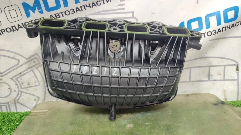 Коллектор впускной Volkswagen Golf 03C129711Q BLG