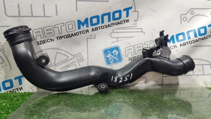 Патрубок интеркулера Volkswagen Golf 1K0145762BL BLG