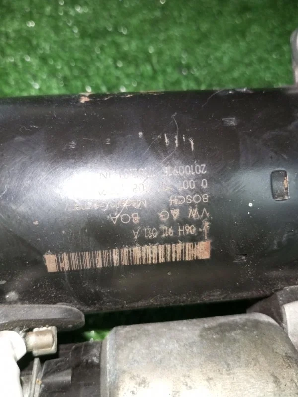 Стартер Audi A6 06H911021A C7 CHV