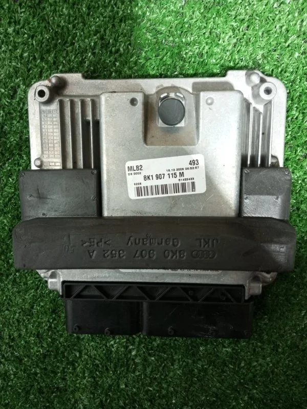 Блок управления двигателем Audi A4 8K1907115M B8 CDH