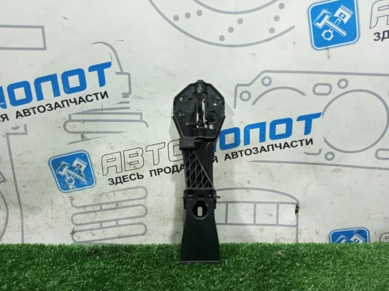 Замок капота Audi A6 4G0823480 C7 CHV