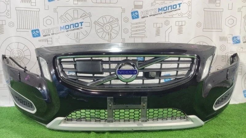 Бампер передний Volvo V60 31290811 B4164T