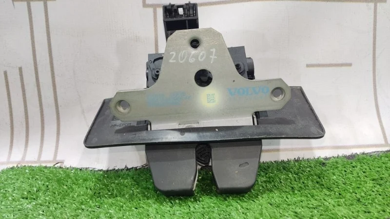 Замок багажника Volvo Xc60 31276696 B4204T6