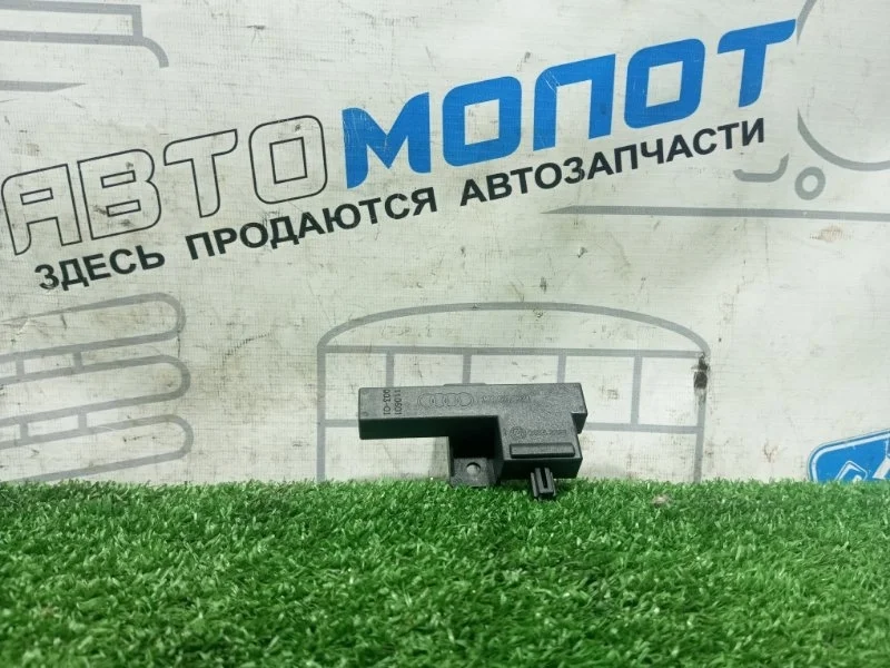 Антенна Audi A6 8K0907247 C7 CHV