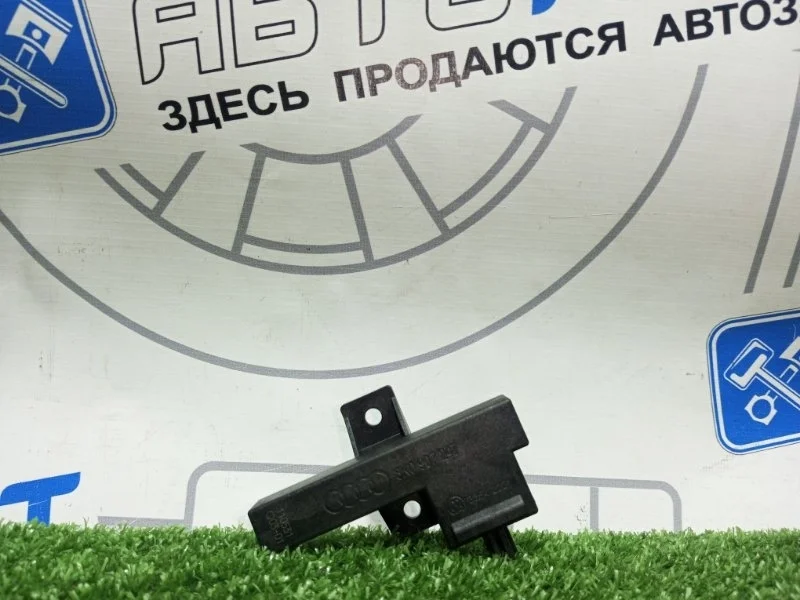 Антенна Audi A6 8K0907247 C7 CHV, задняя левая