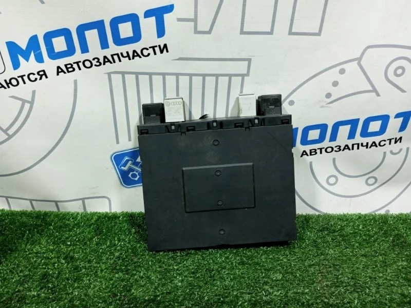 Блок предохранителей Volkswagen Passat 3C0937049AE B6 BVY