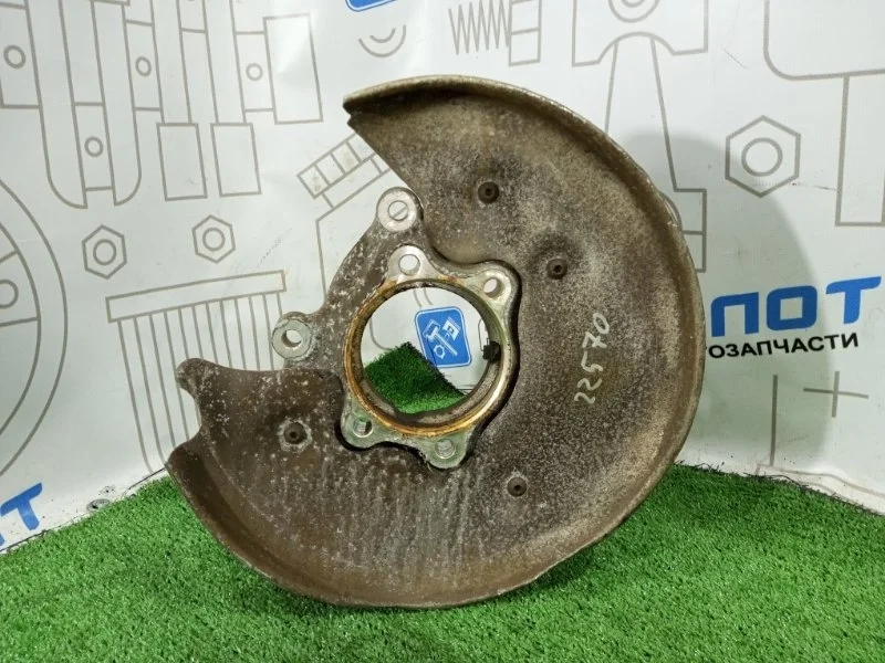 Цапфа задняя левая Audi A6 Avant 8R0505435C C7 CHV