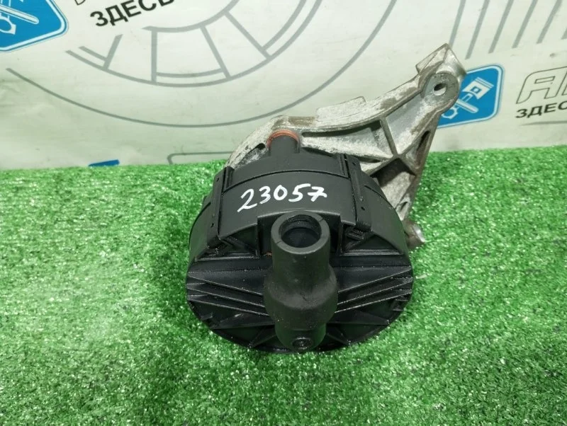 Насос продувки катализатора Mercedes Benz C-Class A0001406785 W204 W212 M271 271.860 271860