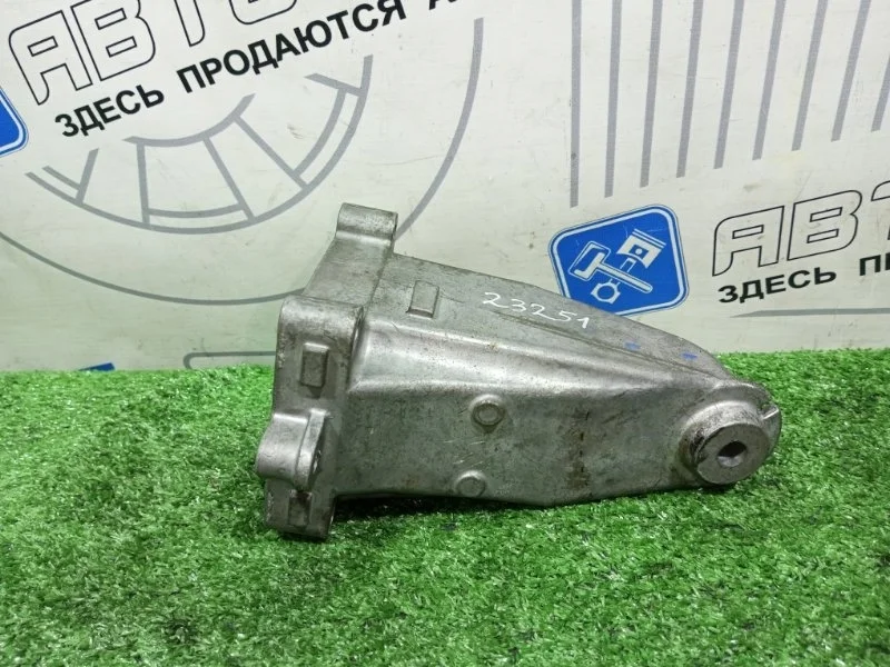 Кронштейн двигателя Mercedes-Benz E-Class A2712232304 W212 271860 271.860 M271