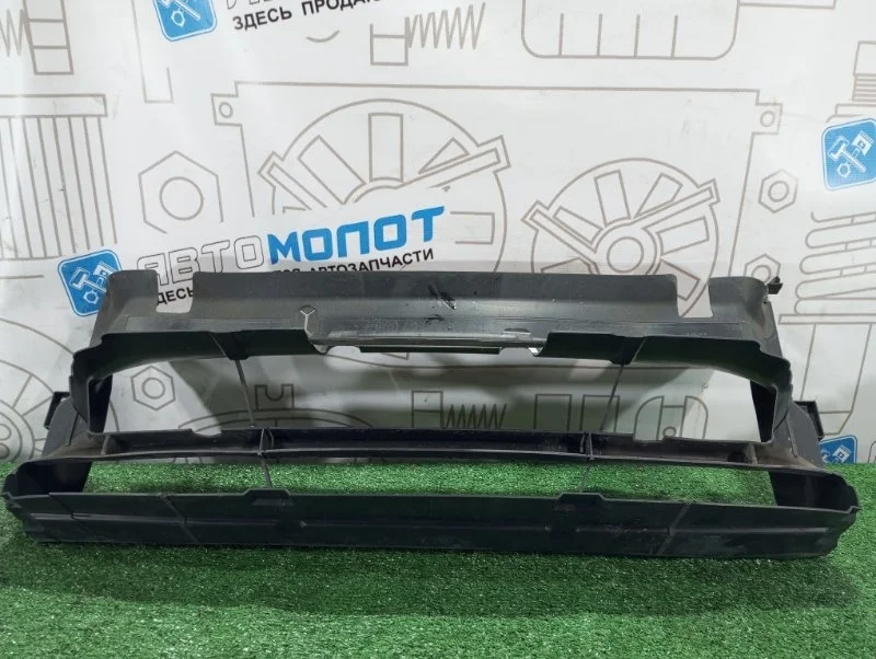 Дефлектор радиатора BMW 1-Series 51747255414 F20 N13B16A