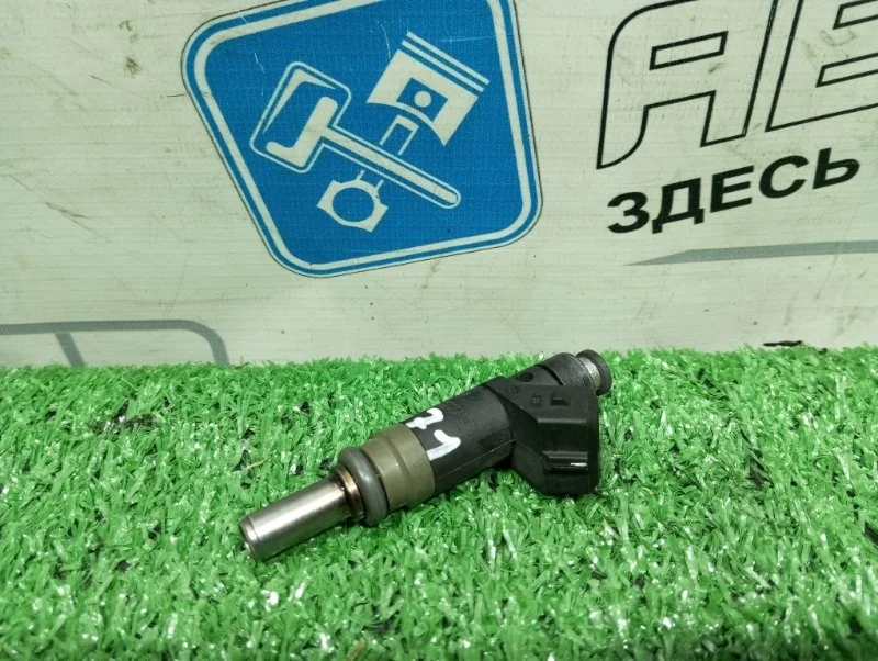 Форсунка топливная Bmw 1-Series 13537506158 E87 N46B20BY